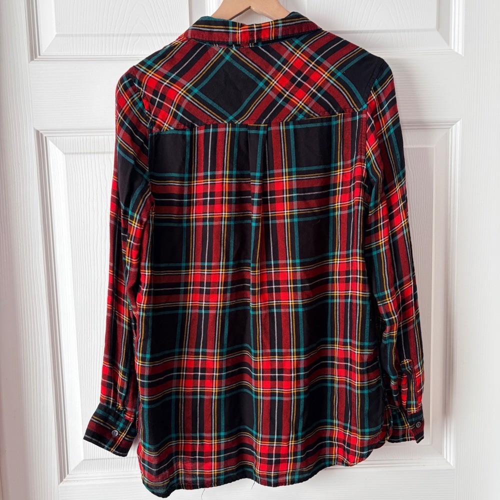 Old Navy The Classic Shirt Womens Medium Black Multi Plaid Rayon Button Up - Picture 6 of 7